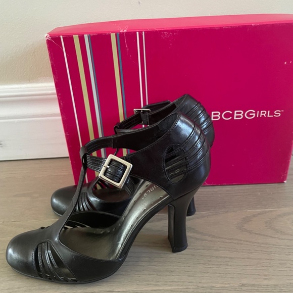 BCBG T-Strap vintage Retro style heels - Picture 6 of 11